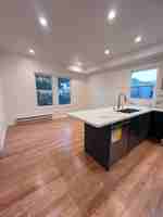 featured image of 622 Shrader St #4