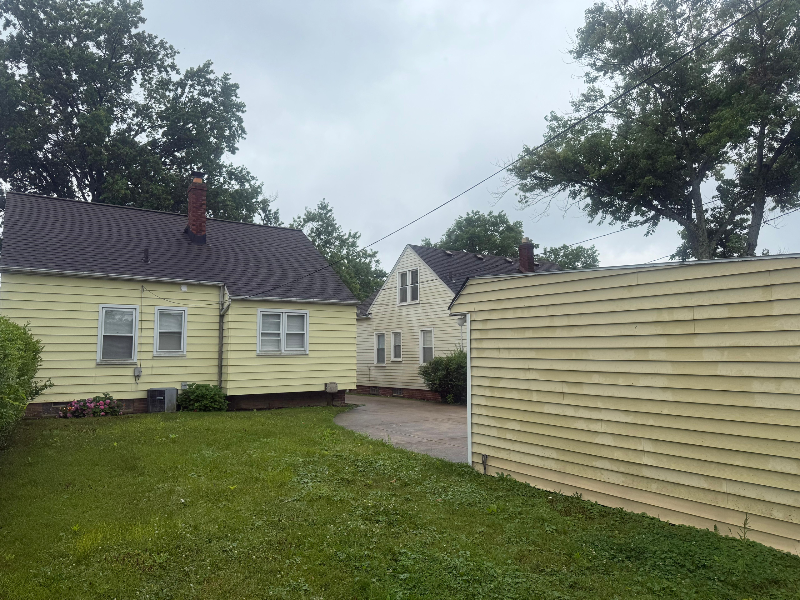 13583 Shady Oak Blvd - Photo 5 of 23
