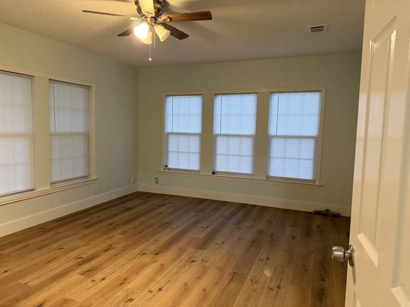 2543 E Ann Arbor Ave - Photo 2 of 19