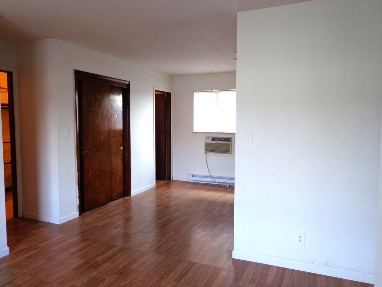712 Cedar Dr #8 - Photo 2 of 7