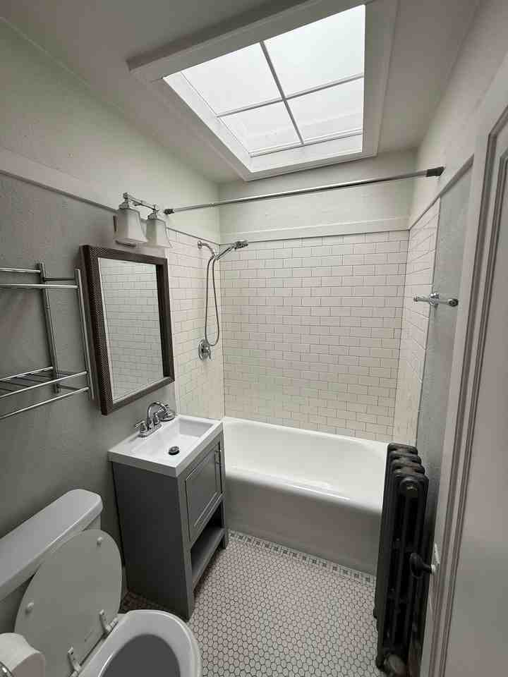 4312 N Oakland Ave - Photo 2 of 8