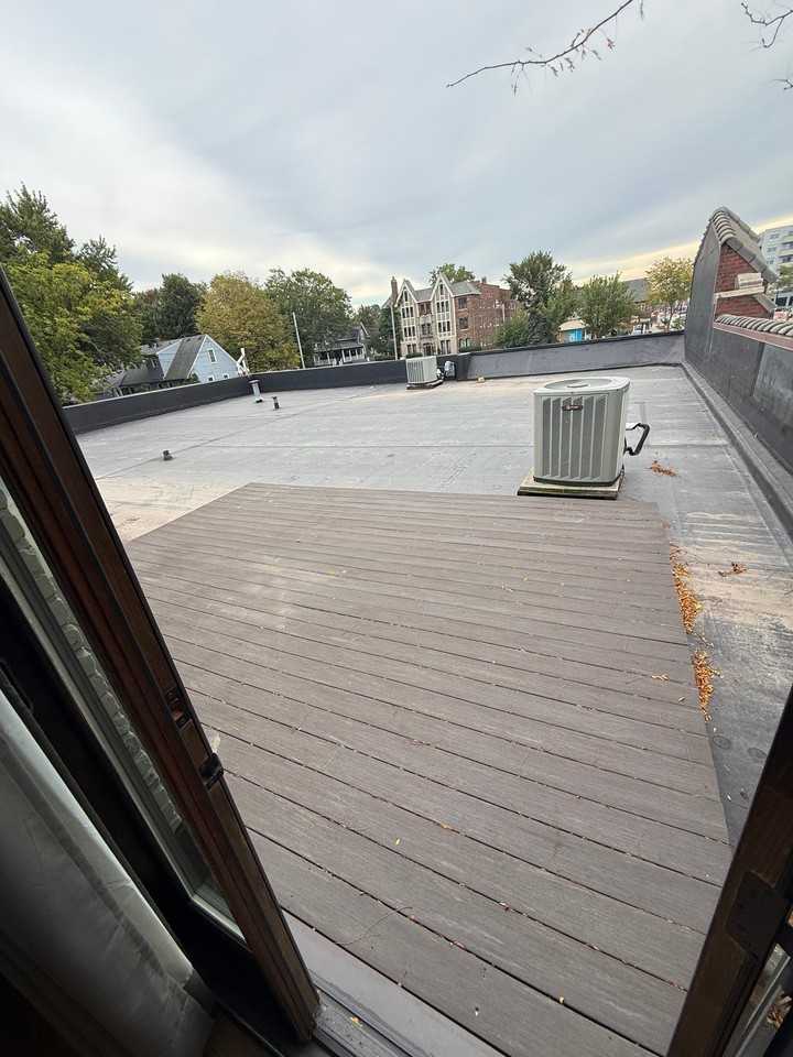 4312 N Oakland Ave - Photo 4 of 8