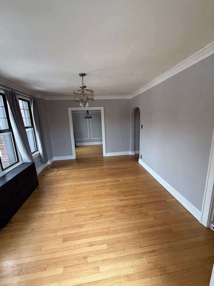 4312 N Oakland Ave - Photo 5 of 8