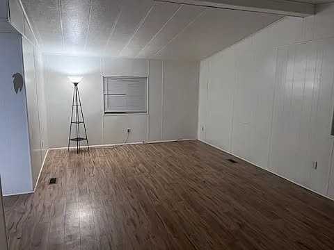 2184 W April St - Photo 3 of 5