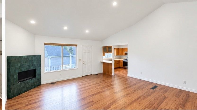 871 Se - Photo 2 of 8