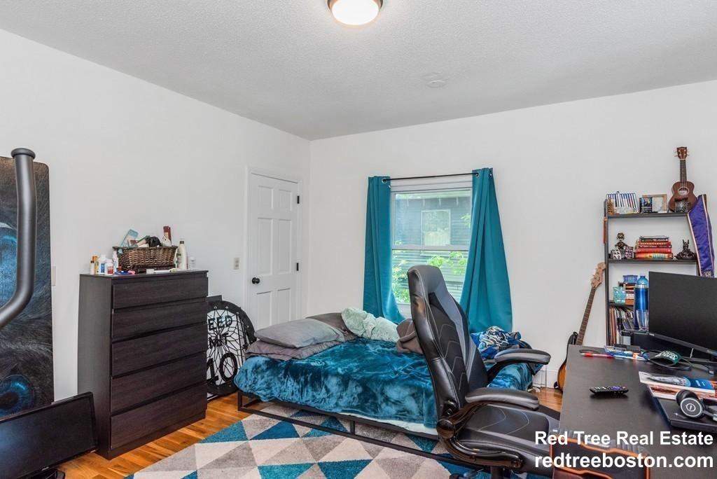 21 Kinross Road #3 - Photo 3 of 18