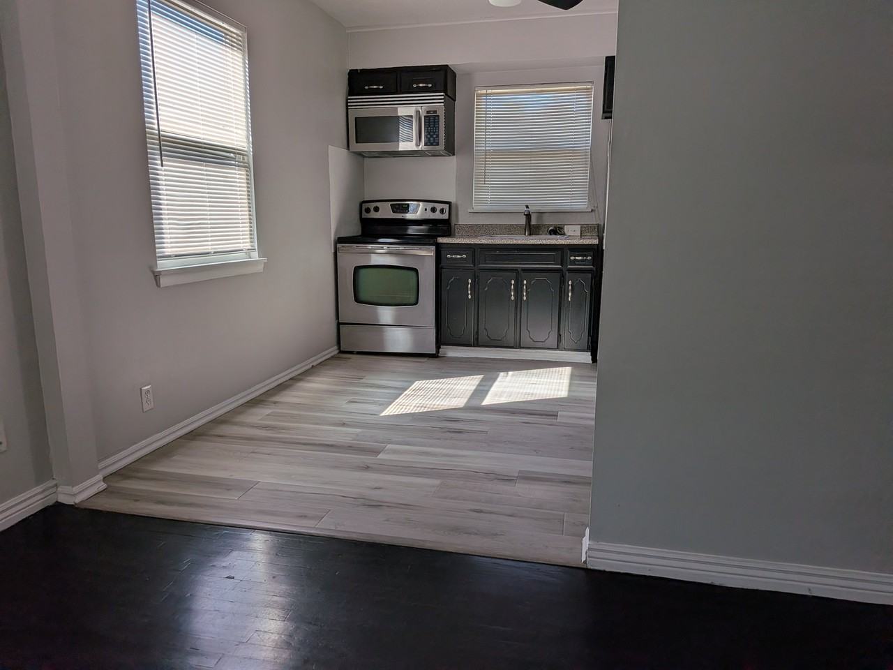 1036 S Pueblo St - Photo 2 of 10