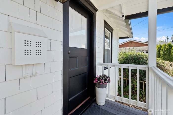 2524 N Starr St - Photo 2 of 24
