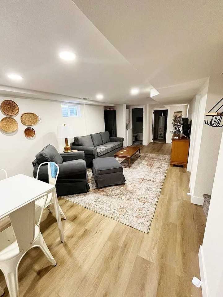 2365 Oakland St #B - Photo 2 of 10