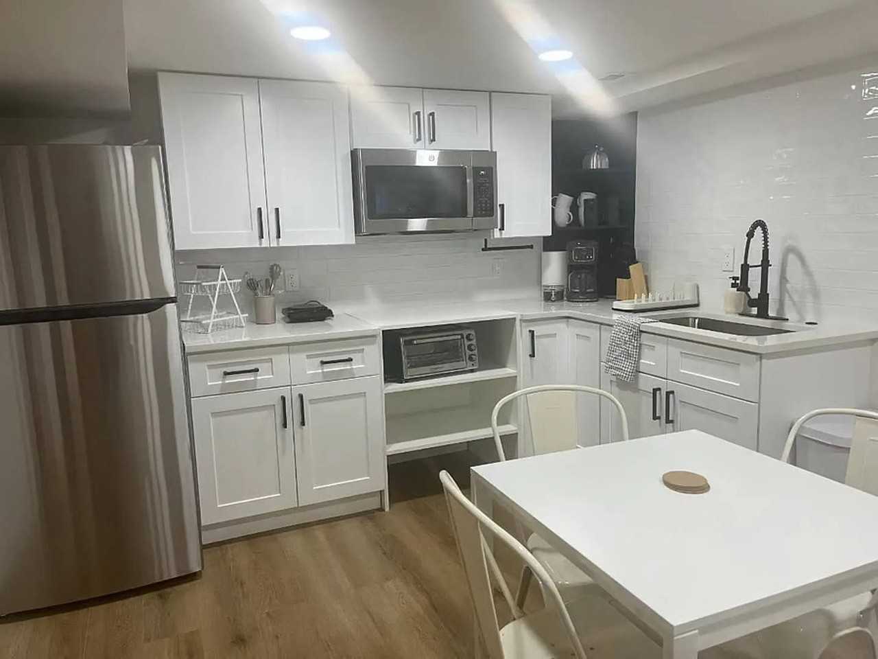 2365 Oakland St #B - Photo 7 of 10