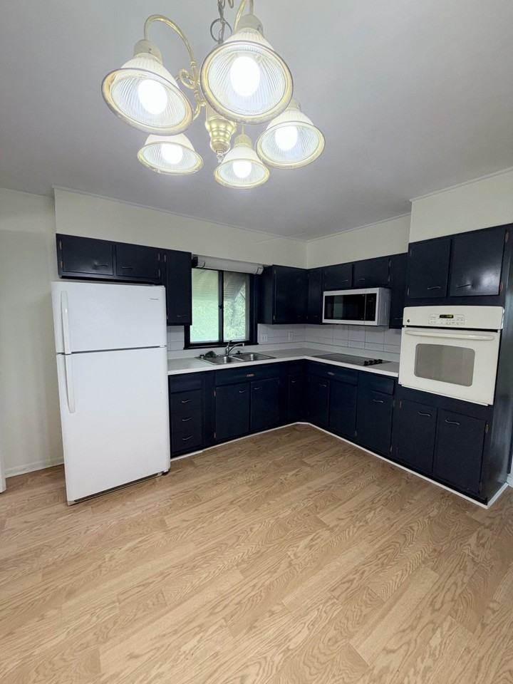 4906 N 61st St - Photo 2 of 10