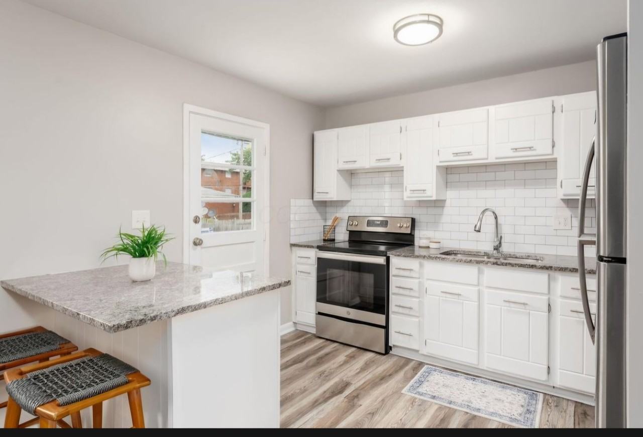 4634 Henley Ave - Photo 5 of 9