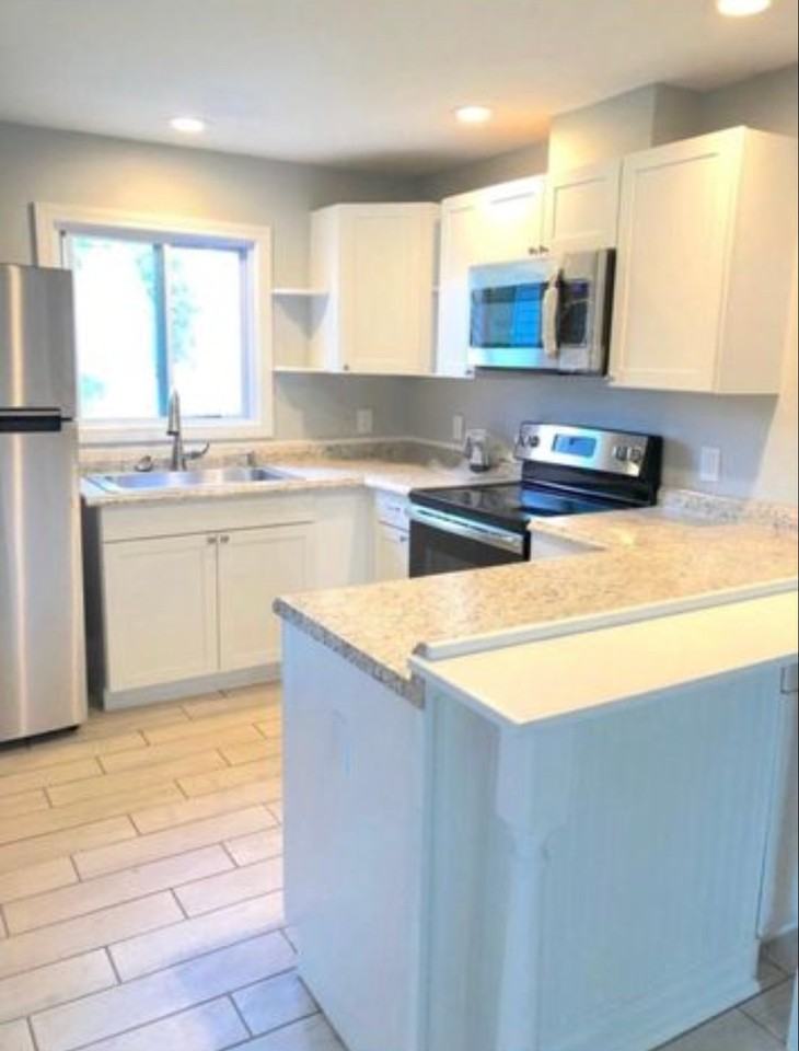 15 Nott St #B - Photo 2 of 7