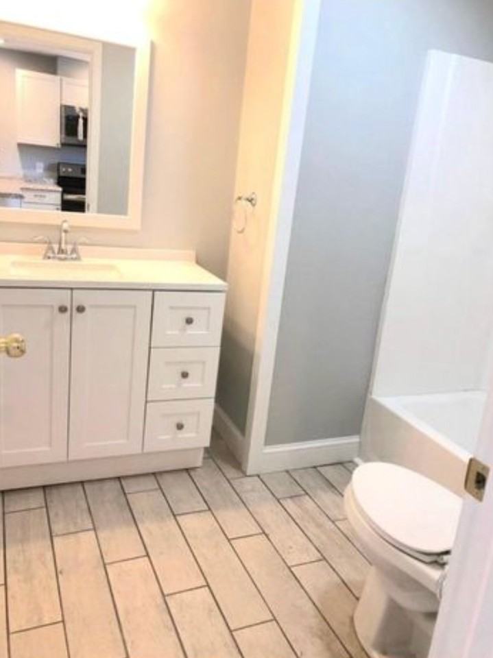 15 Nott St #B - Photo 4 of 7