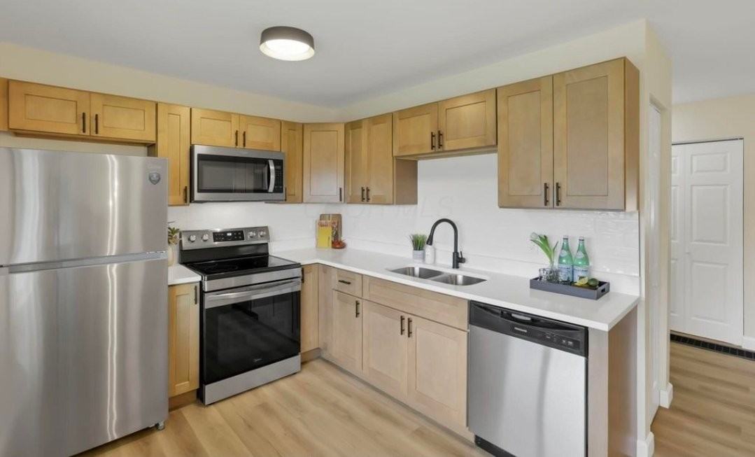 2714 Roxbury Rd - Photo 4 of 12
