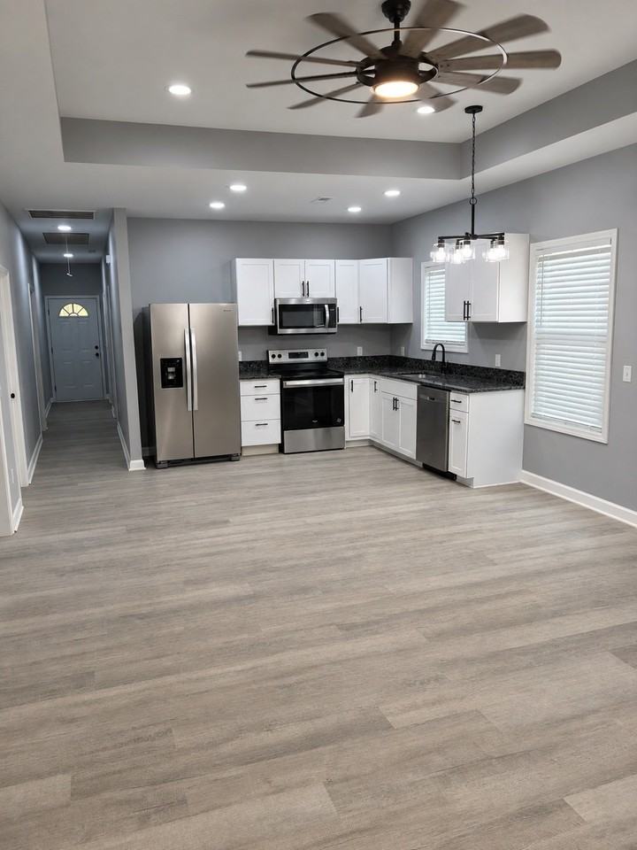117 Webb Ave - Photo 2 of 14
