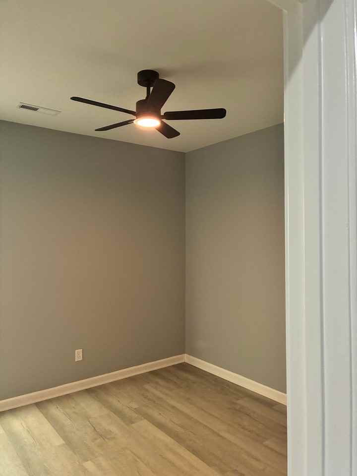 117 Webb Ave - Photo 5 of 14