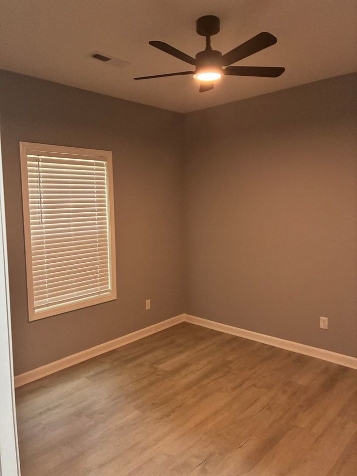 117 Webb Ave - Photo 6 of 14
