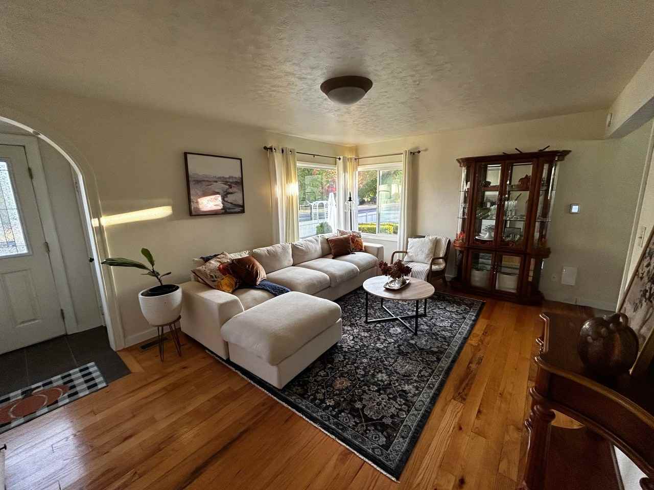 709 E Grover St - Photo 2 of 18
