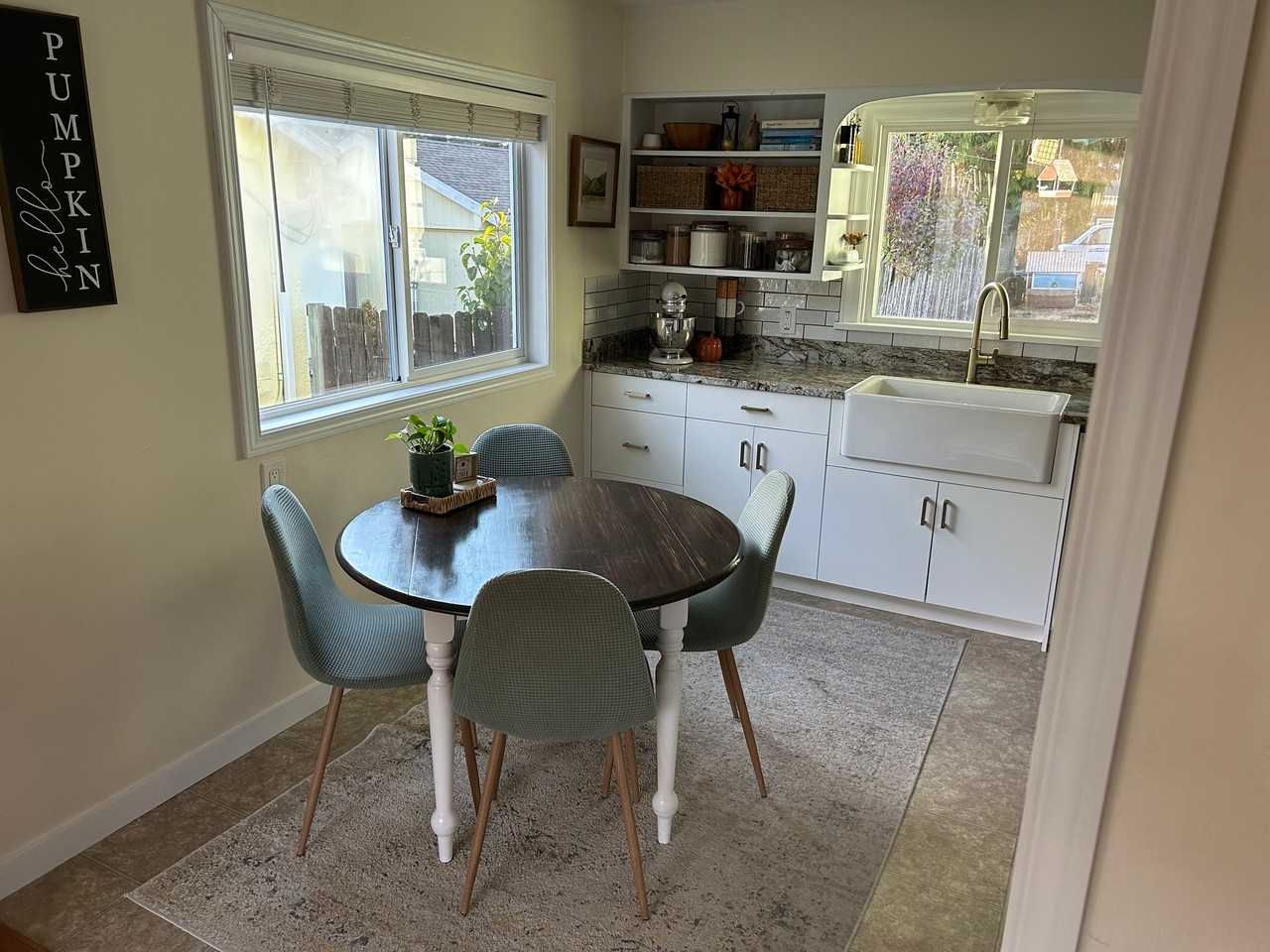709 E Grover St - Photo 5 of 18