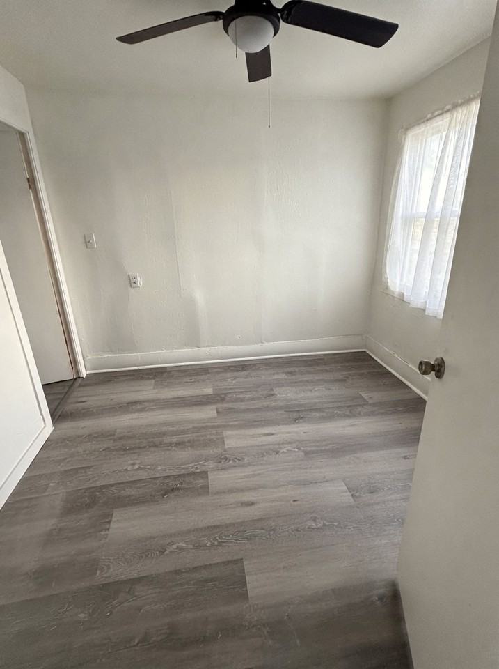 312 S 2nd St - Photo 4 of 6