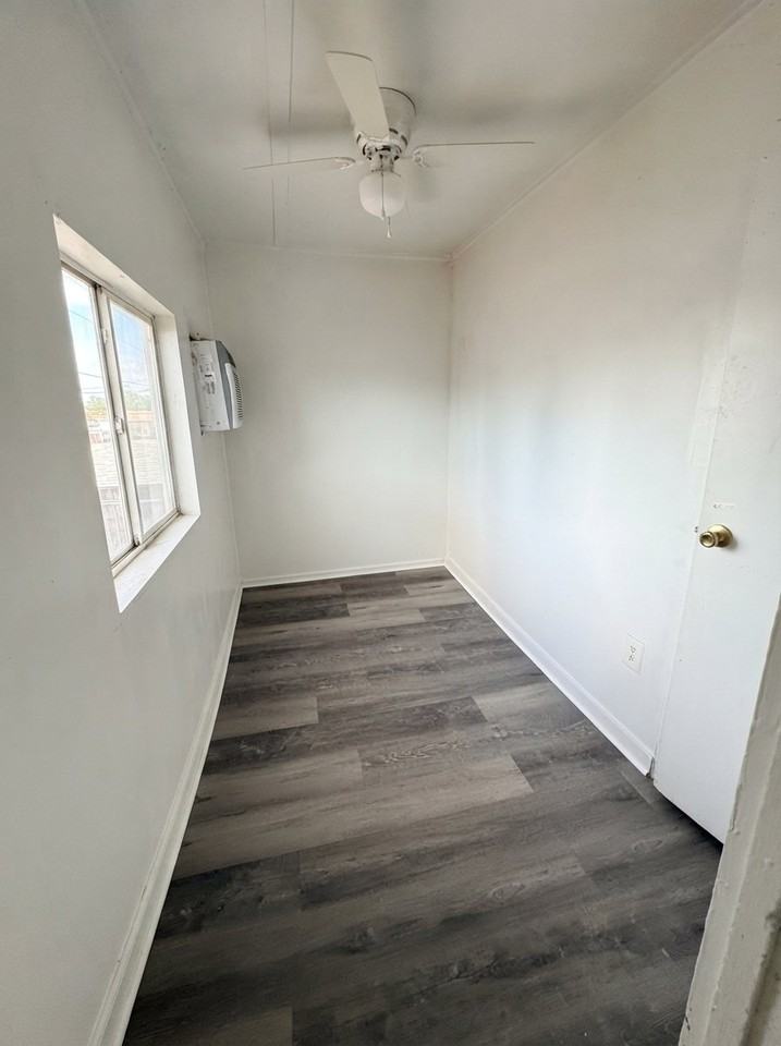 312 S 2nd St - Photo 6 of 6
