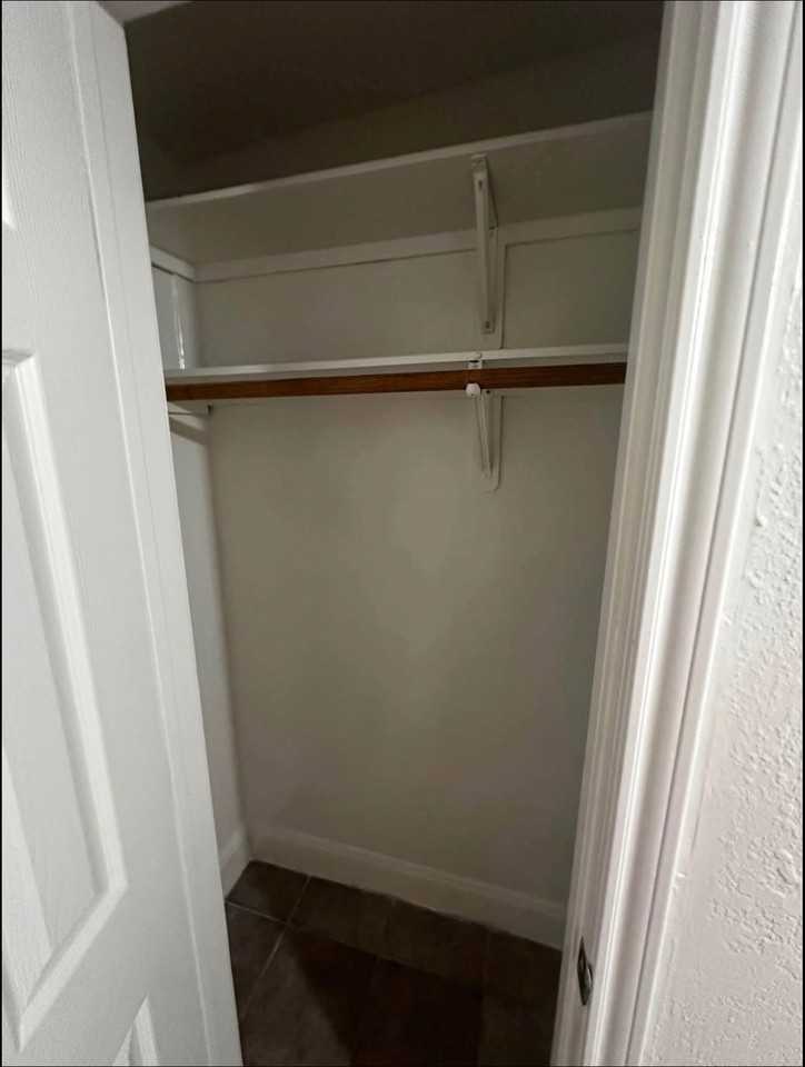 916 W Jackson Ave #1 - Photo 3 of 9