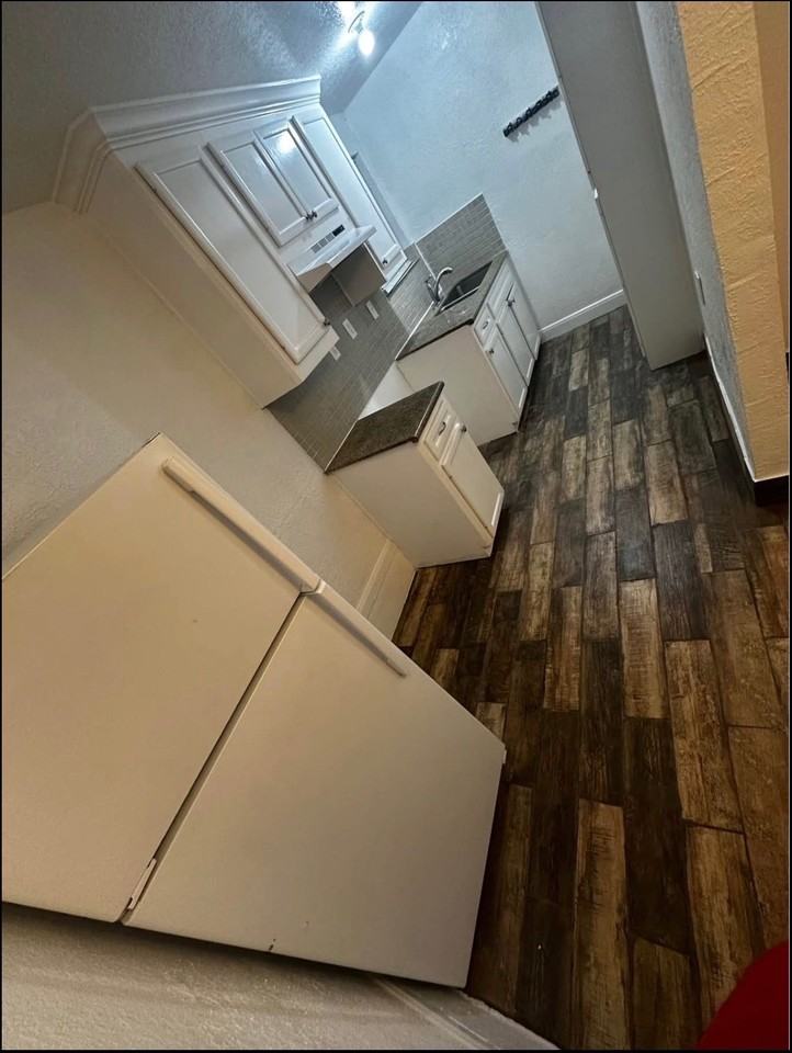 916 W Jackson Ave #1 - Photo 5 of 9
