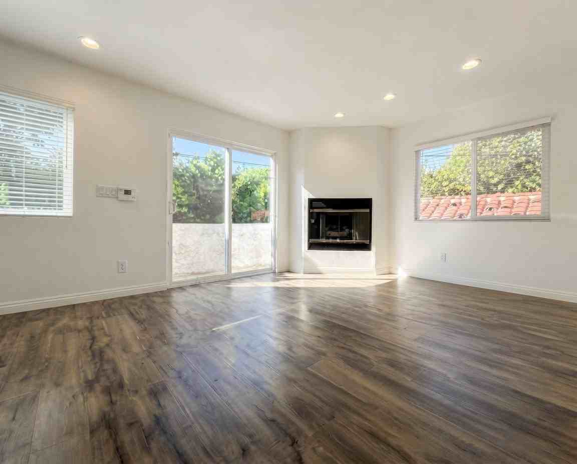 1373 S Orange Dr - Photo 2 of 20