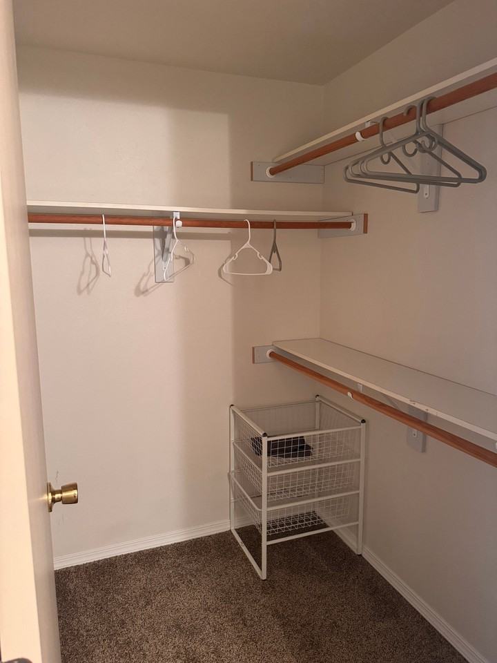 1160 Monroe Ave Ne #D3 - Photo 6 of 10