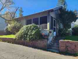 featured image of 3050 Chapel St