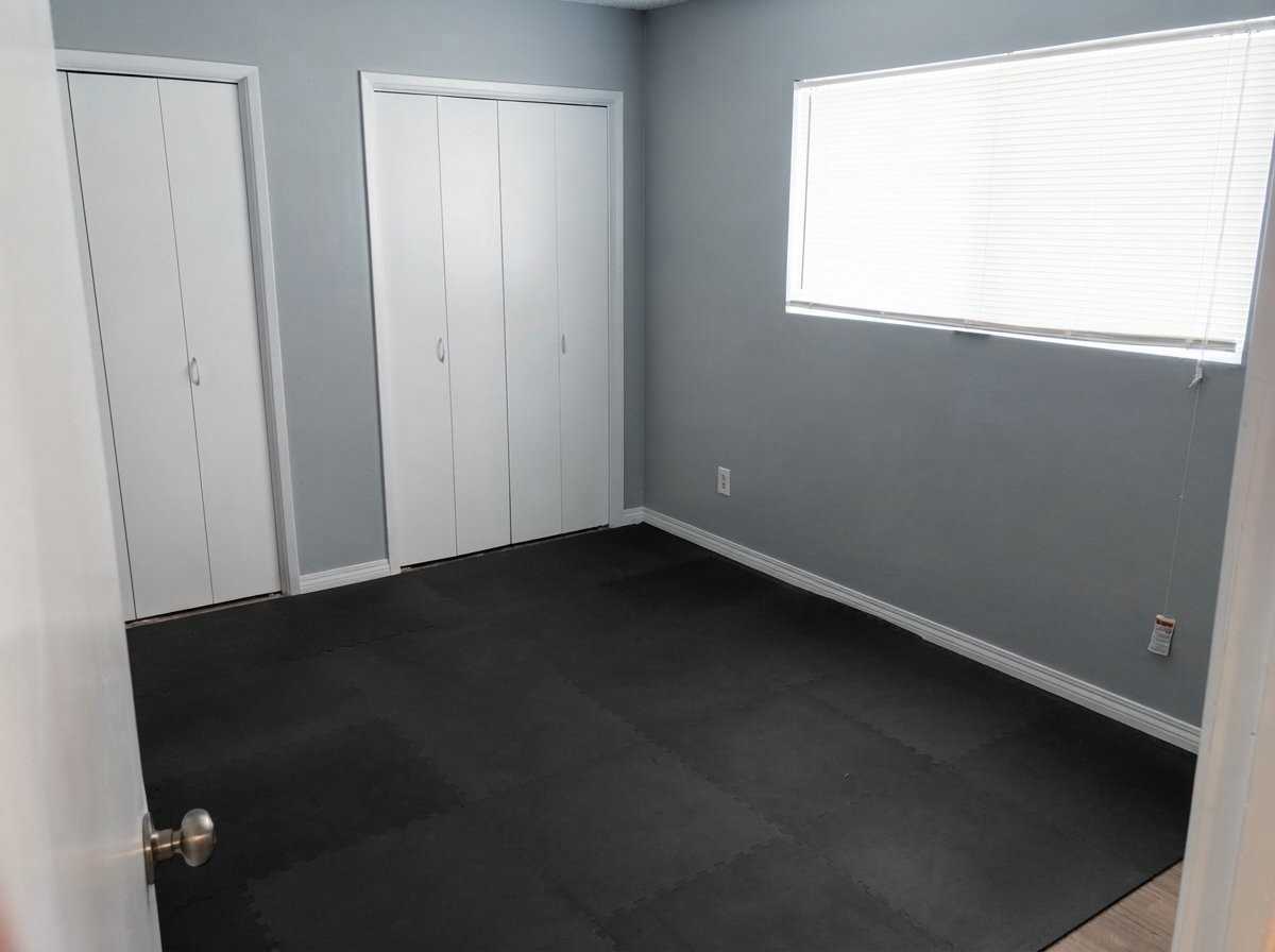 4529 W 173rd St - Photo 5 of 13