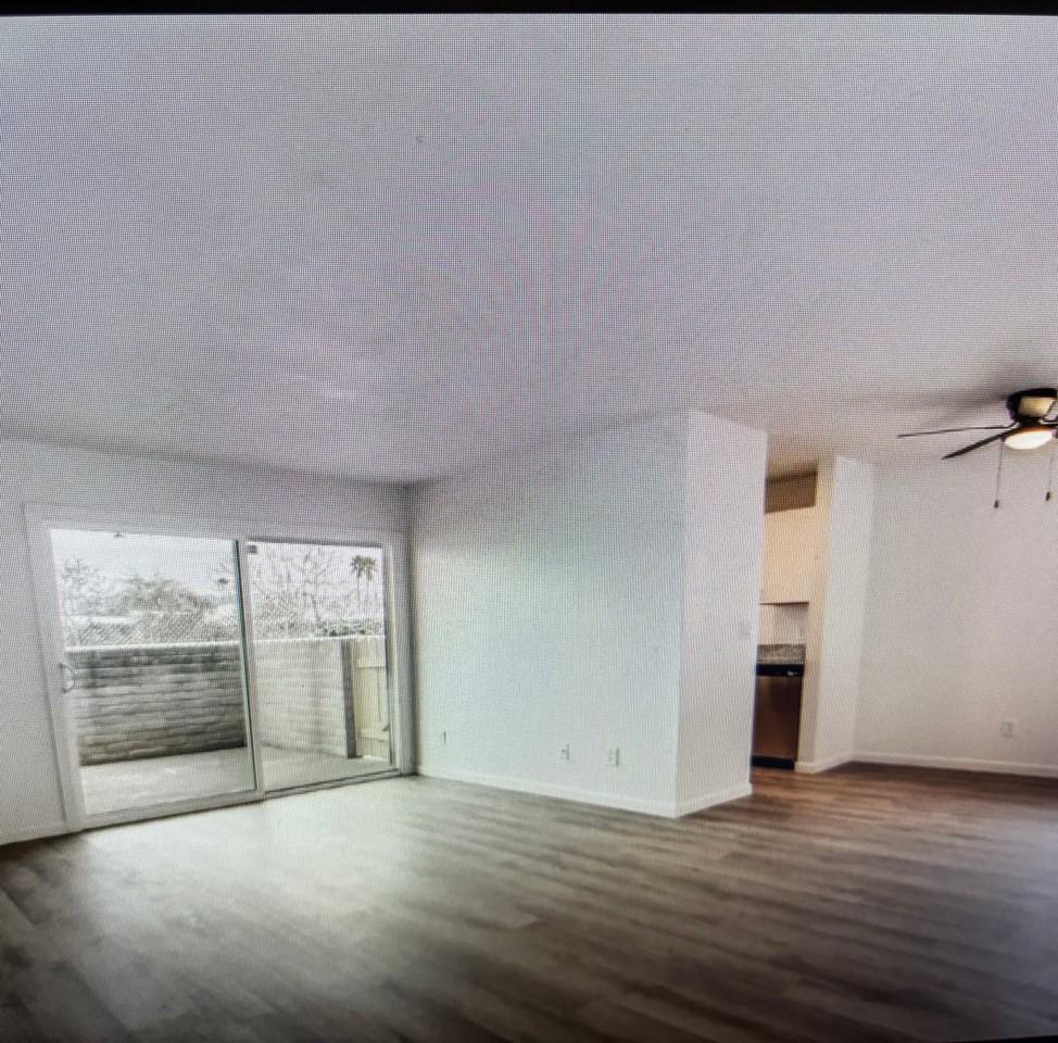 828 S Langley Ave #101 - Photo 7 of 20