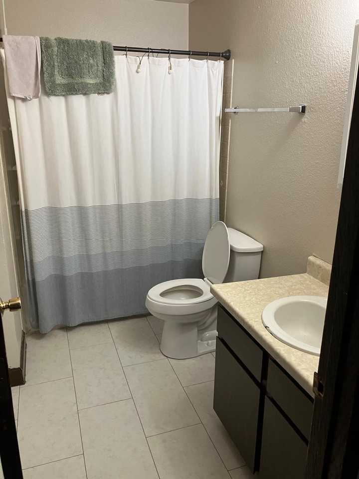1808 Juneau Dr #1 - Photo 5 of 17