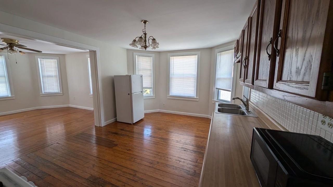 53 Hall St #3 - Photo 5 of 7