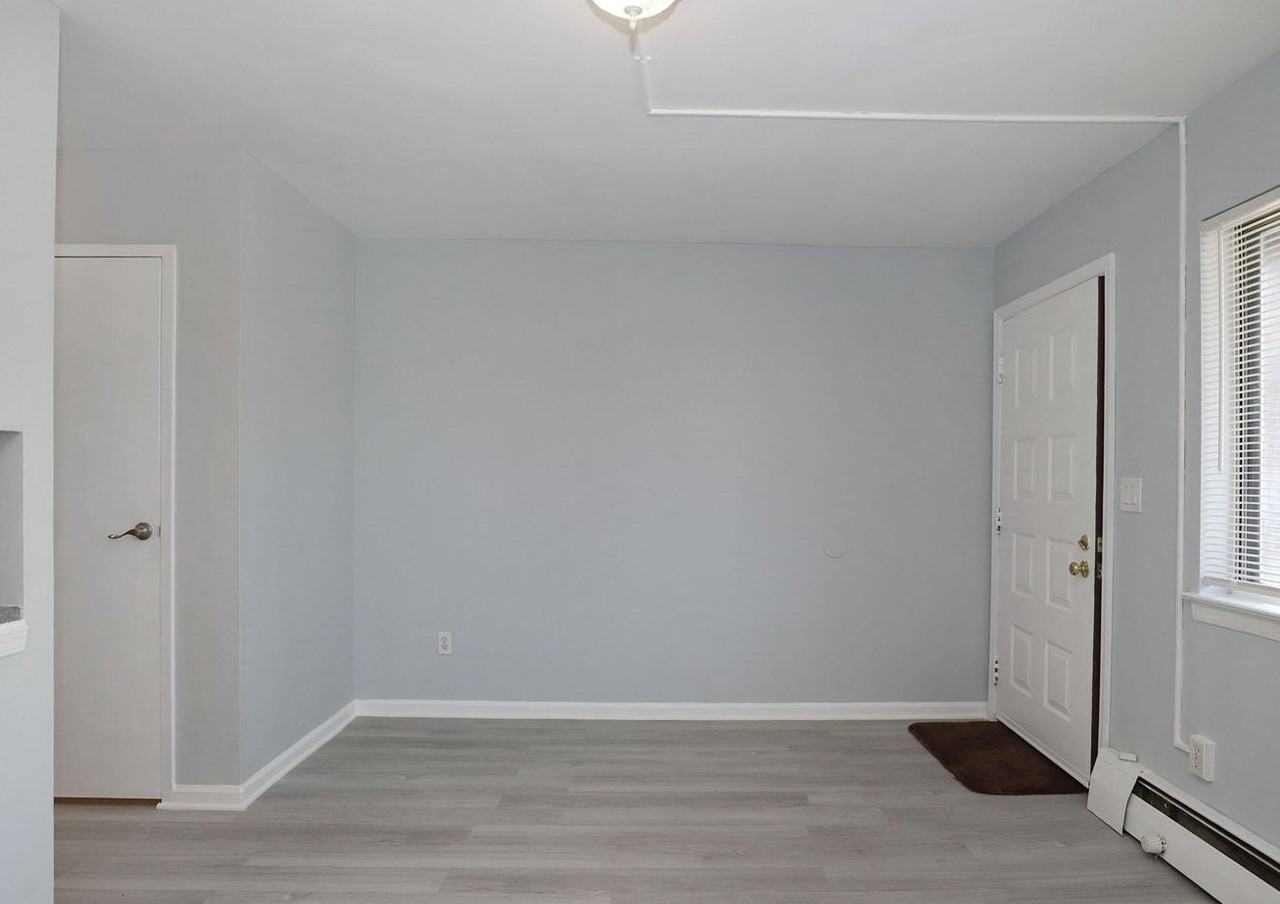 14 Elmwood Park Dr #DR - Photo 2 of 14