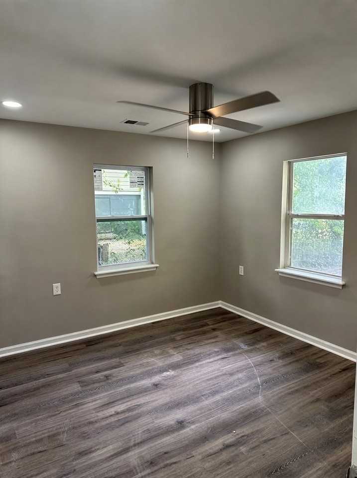 568 Julian St Nw - Photo 5 of 13