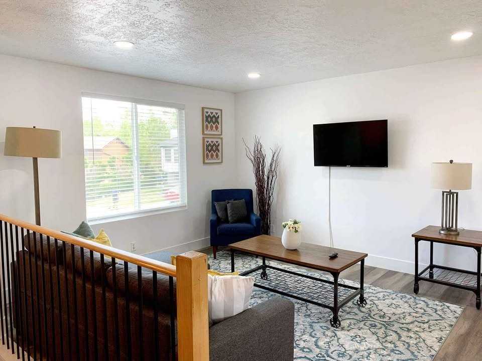 5586 S Crown Cir - Photo 4 of 11