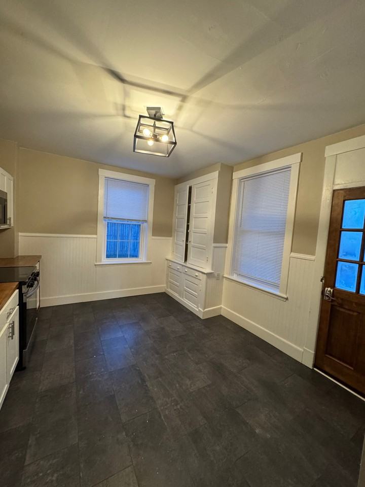 203 S Hamilton Ave #2 - Photo 5 of 15