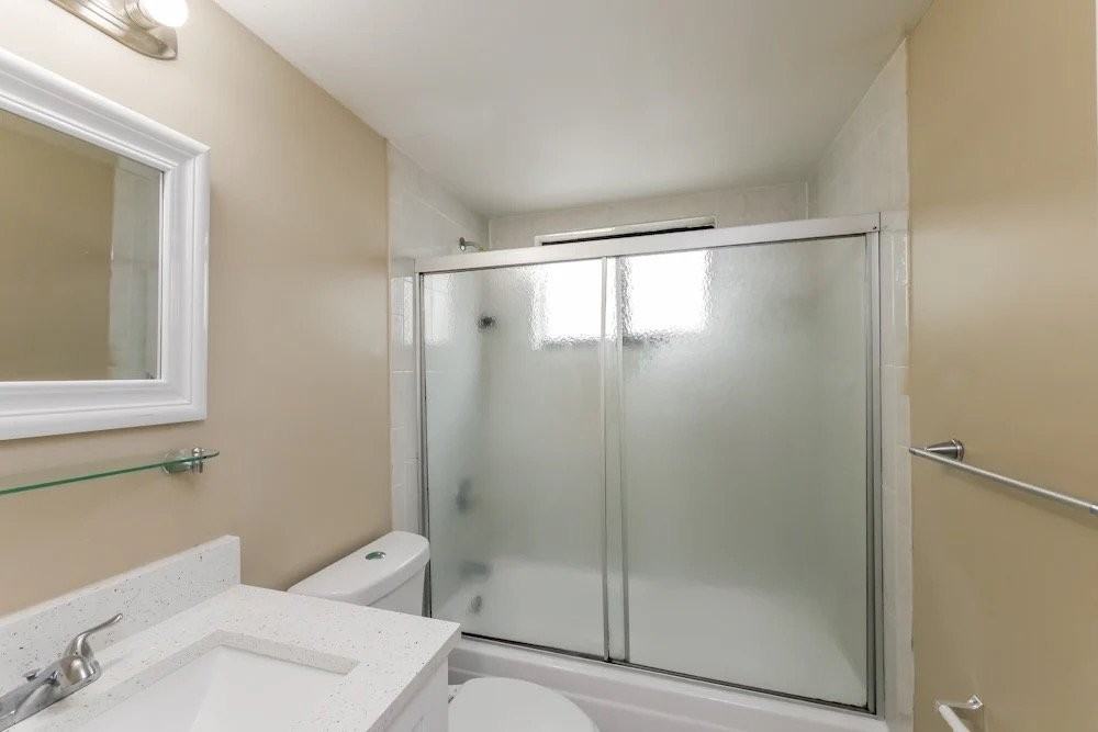 10216 Nw 126th St - Photo 3 of 10
