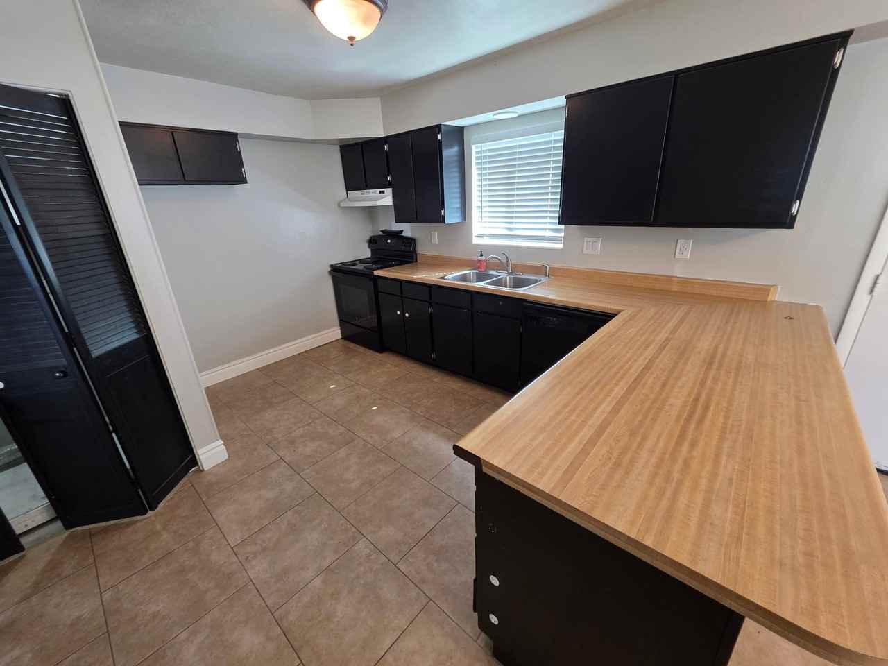 1851 W Hyannis Ave #B - Photo 2 of 14