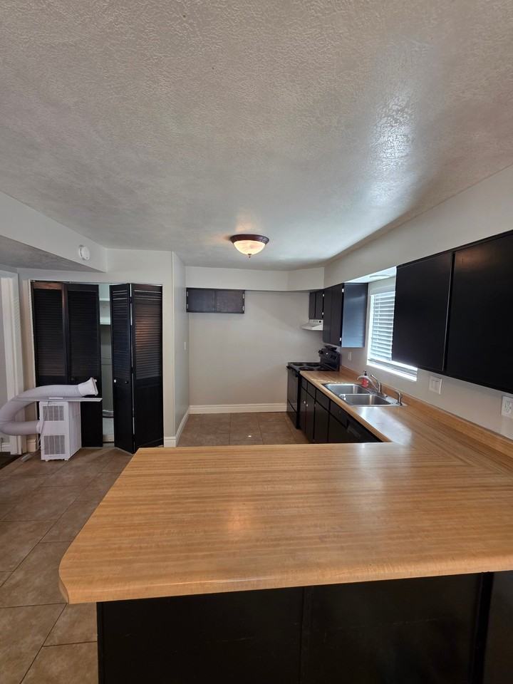 1851 W Hyannis Ave #B - Photo 3 of 14