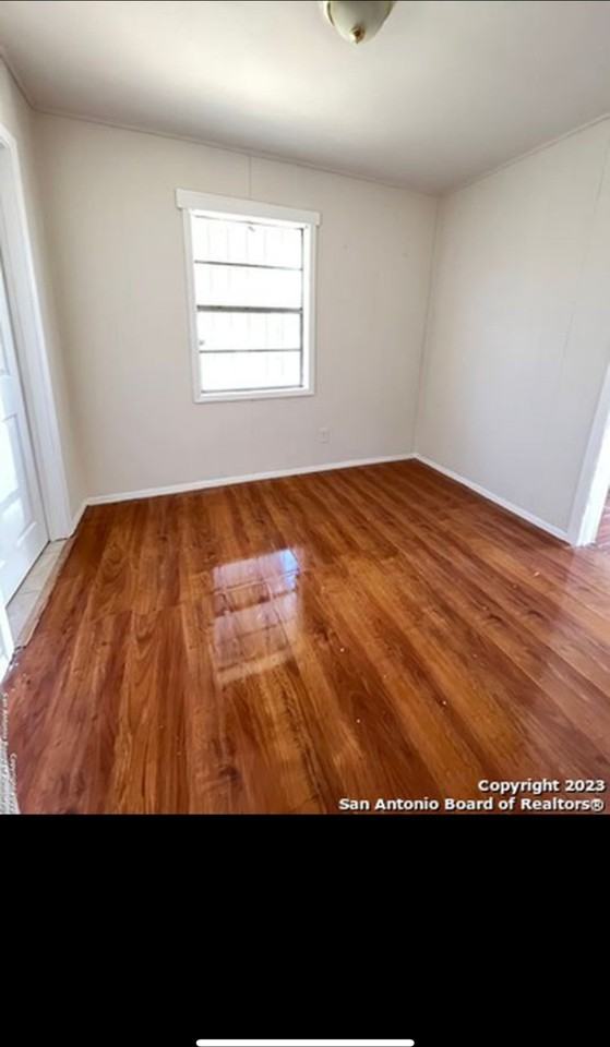 942 Delgado St - Photo 3 of 10