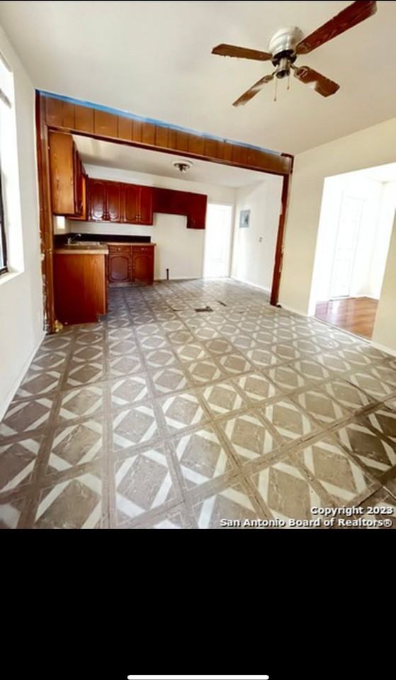 942 Delgado St - Photo 4 of 10