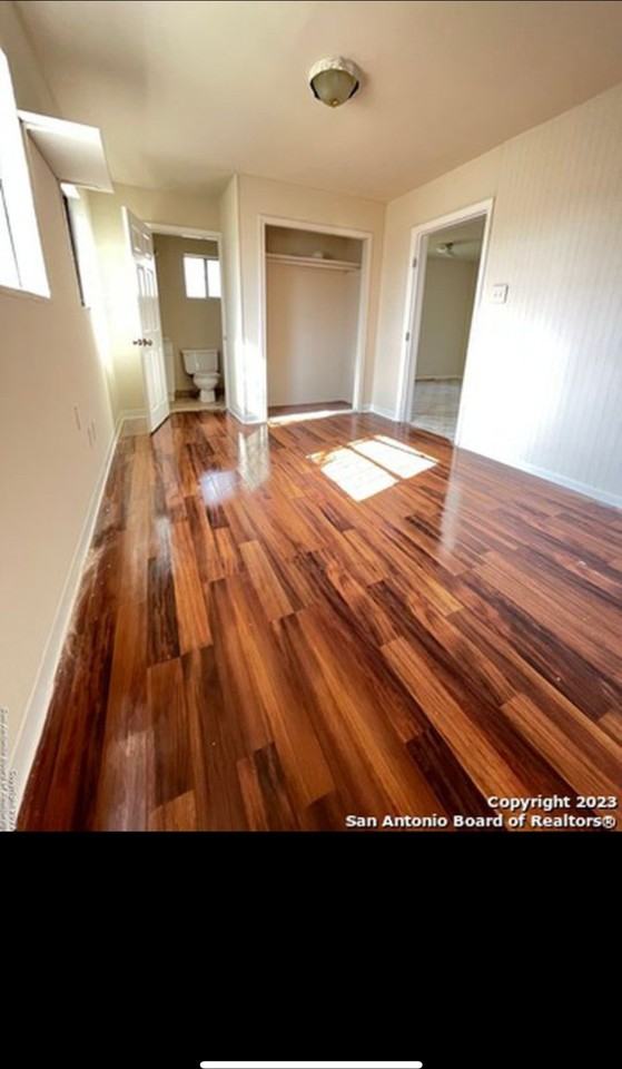 942 Delgado St - Photo 7 of 10