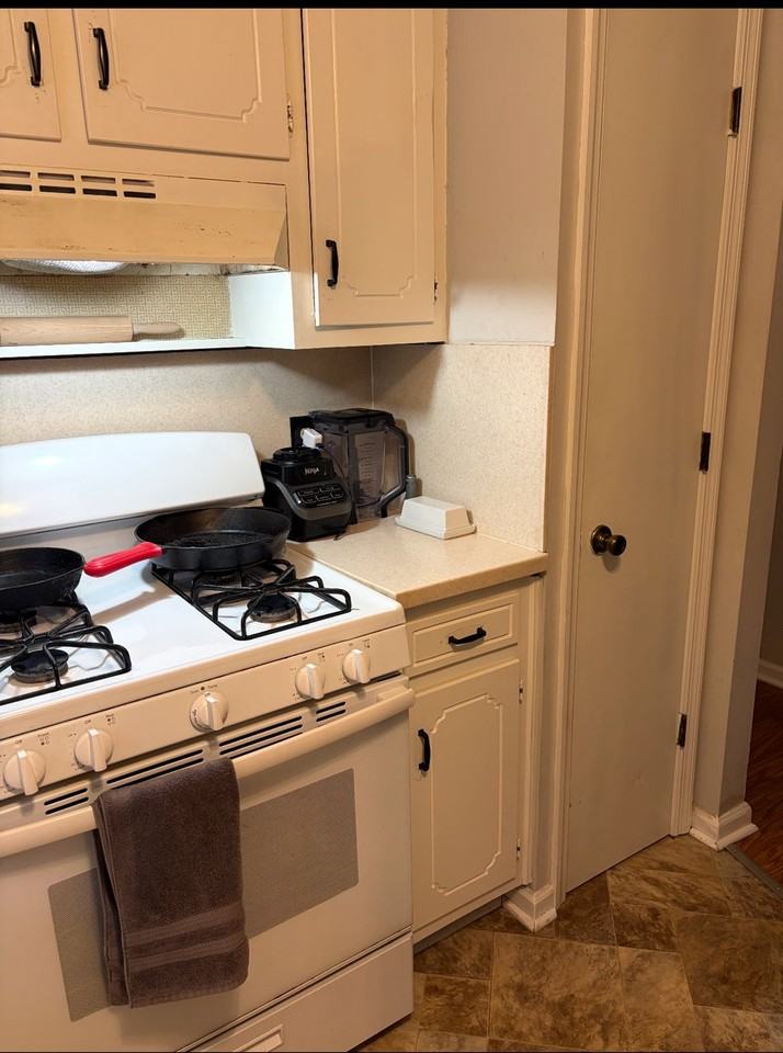 285 Old Canton Rd - Photo 3 of 10