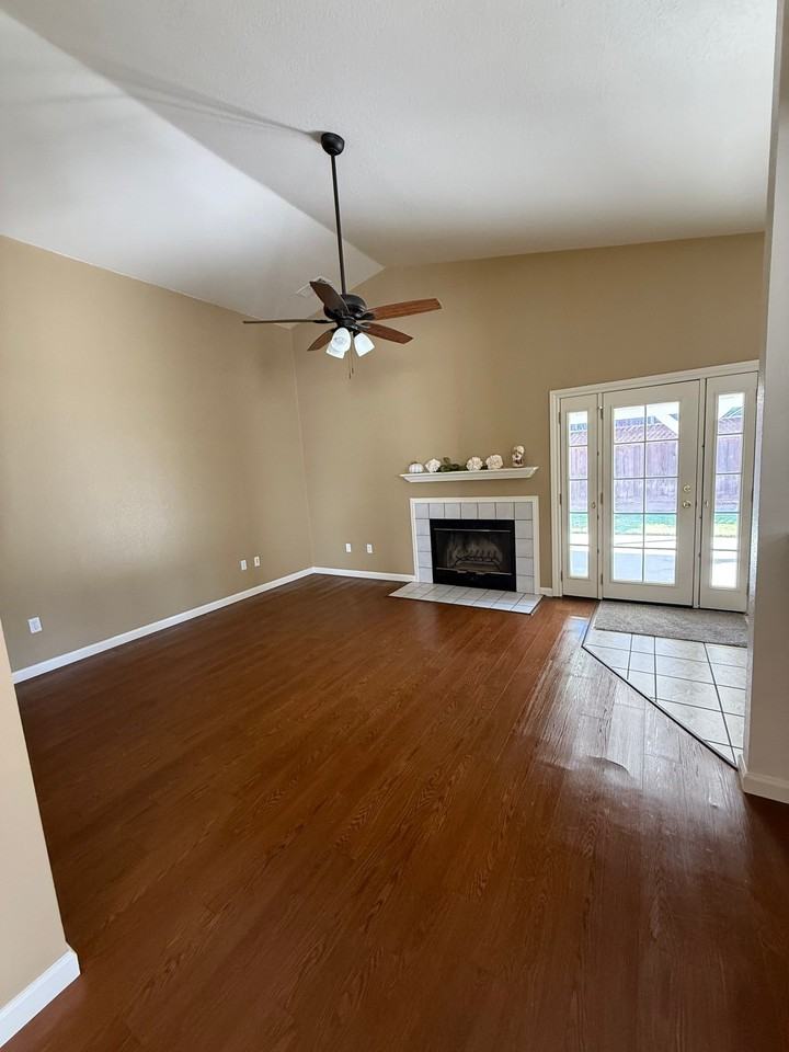 491 Shalako Dr - Photo 2 of 15