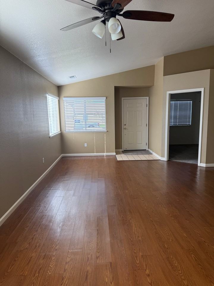 491 Shalako Dr - Photo 7 of 15