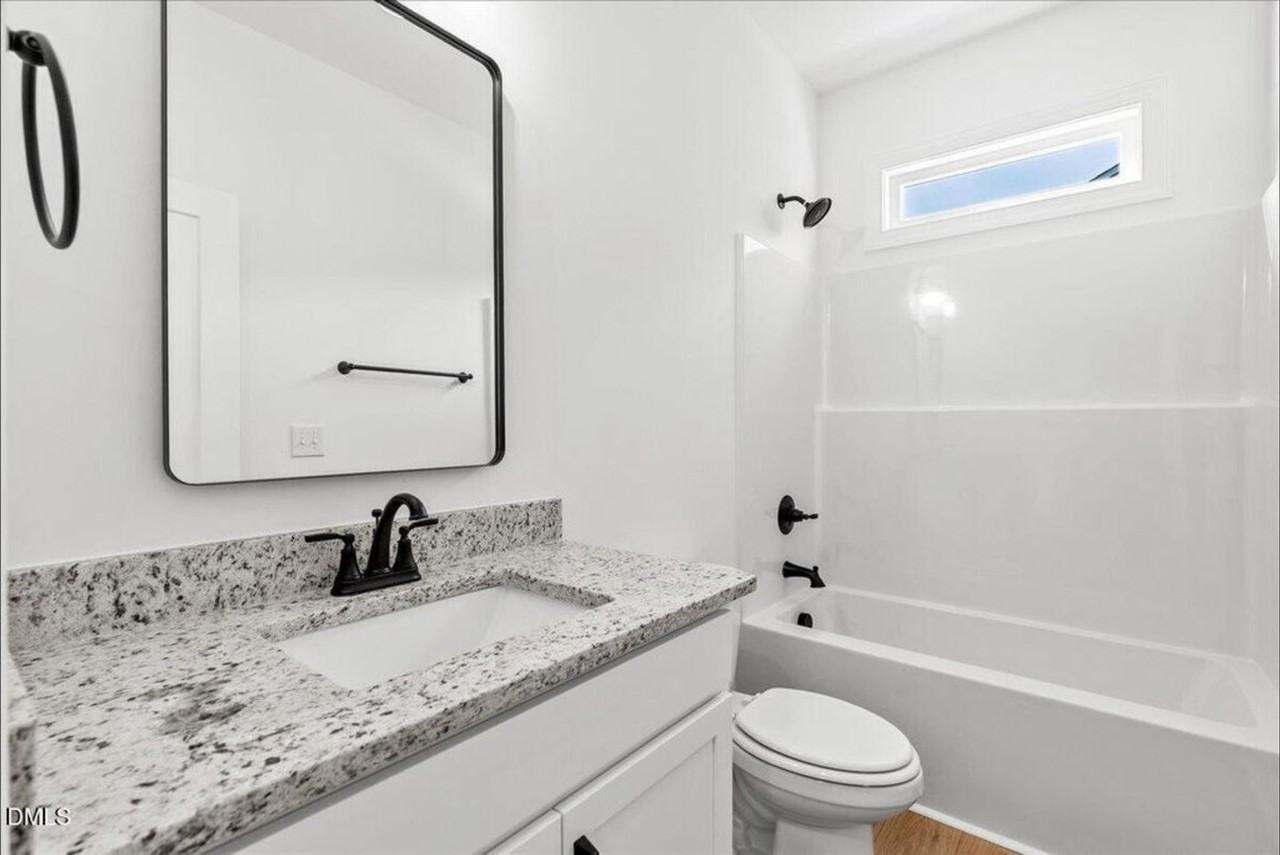 209 Terrell St - Photo 4 of 12