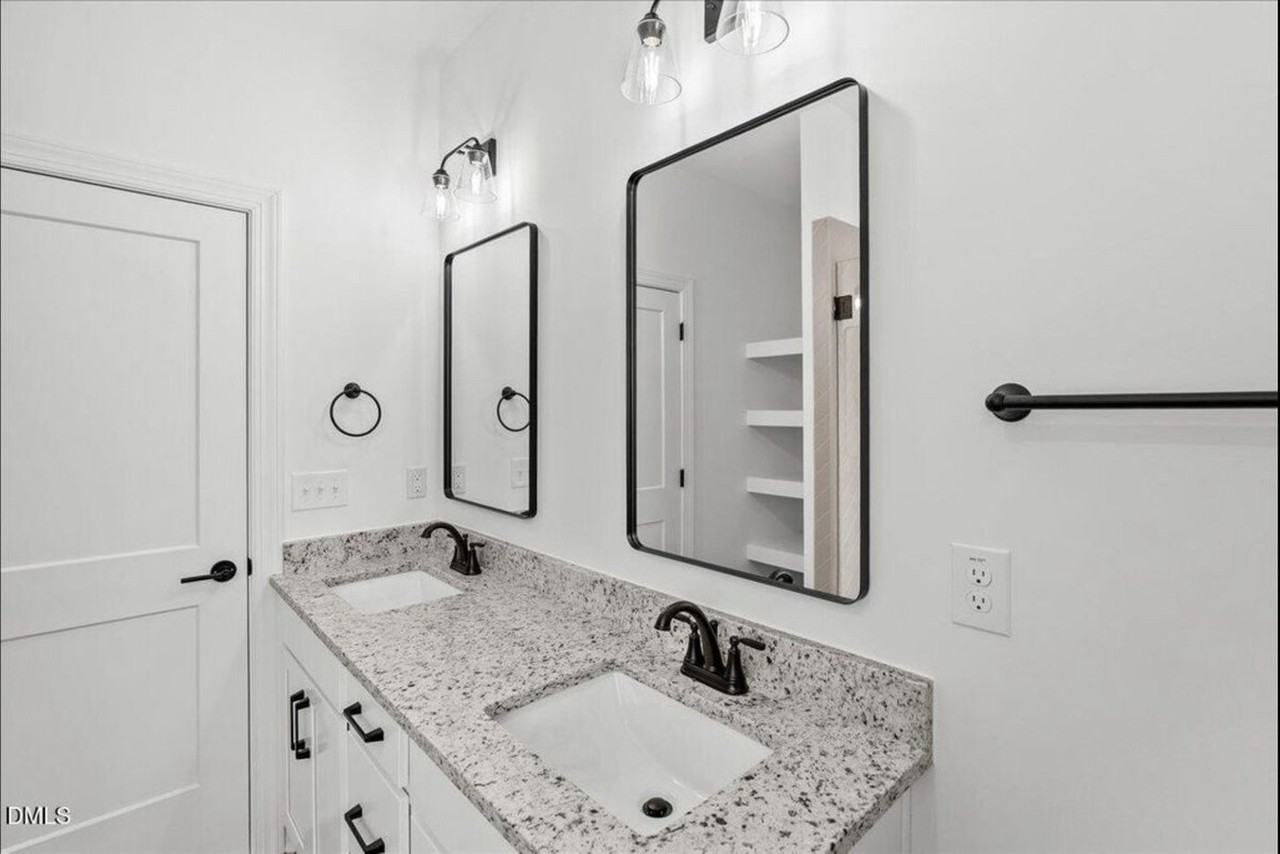 209 Terrell St - Photo 6 of 12